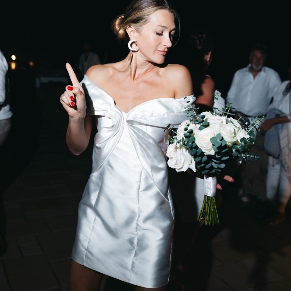 Elliatt White Off-Shoulder Mini Dress Small